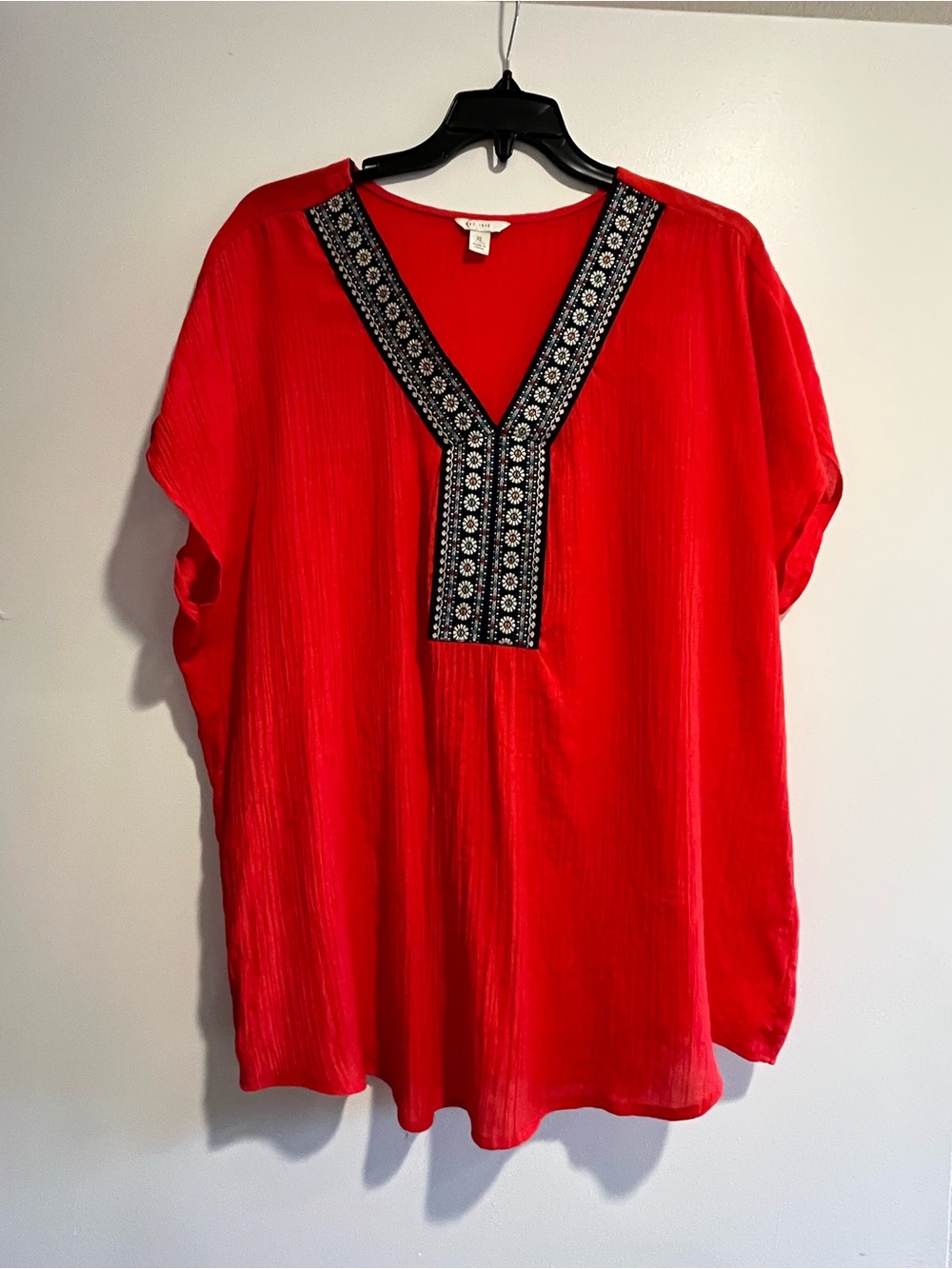 Women’s Red Embroidered V-Neck Tunic Top